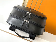 Carregar imagem no visualizador da galeria, Mochila Montblanc Black

