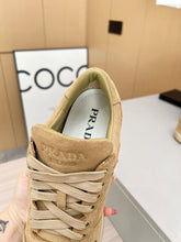 Carregar imagem no visualizador da galeria, Prada Downtown beige x1

