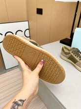 Carregar imagem no visualizador da galeria, Prada Downtown beige x1
