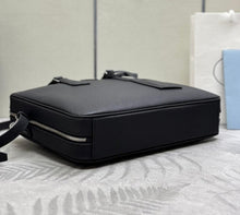 Carregar imagem no visualizador da galeria, Prada Saffiano Leather Briefcase Black
