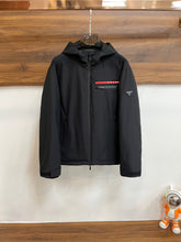 Carregar imagem no visualizador da galeria, Light technical fabric windbreaker
