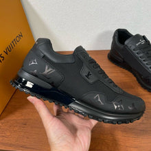 Carregar imagem no visualizador da galeria, Louis Vuitton Run Away Sneaker
