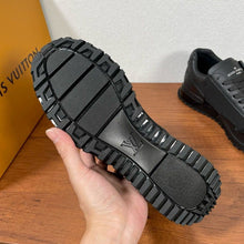 Carregar imagem no visualizador da galeria, Louis Vuitton Run Away Sneaker
