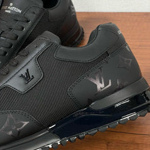 Carregar imagem no visualizador da galeria, Louis Vuitton Run Away Sneaker
