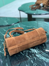 Carregar imagem no visualizador da galeria, Bolsa Prada Richard Camurça
