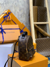 Carregar imagem no visualizador da galeria, Mochila Lv Palm Springs Mini.
