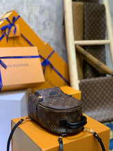 Carregar imagem no visualizador da galeria, Mochila Lv Palm Springs Mini.
