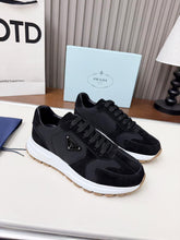 Carregar imagem no visualizador da galeria, Prada Leather Black
