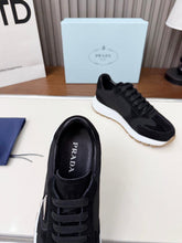 Carregar imagem no visualizador da galeria, Prada Leather Black
