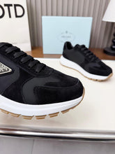 Carregar imagem no visualizador da galeria, Prada Leather Black
