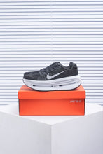 Carregar imagem no visualizador da galeria, Nike Vomero Premium
