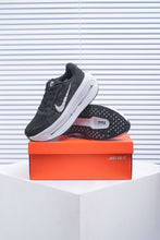 Carregar imagem no visualizador da galeria, Nike Vomero Premium
