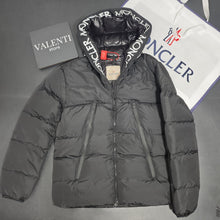 Carregar imagem no visualizador da galeria, Colete Moncler Black lyrics
