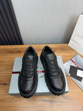 Carregar imagem no visualizador da galeria, Prada Leather Sneaker Black
