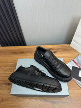 Carregar imagem no visualizador da galeria, Prada Leather Sneaker Black
