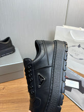 Carregar imagem no visualizador da galeria, Prada Leather Sneaker Black
