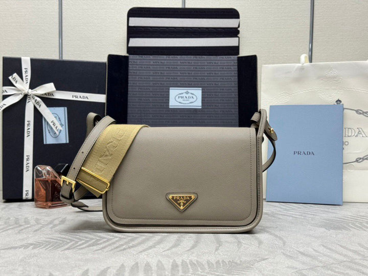 Bolso de hombro de cuero Prada