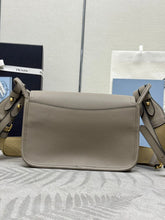 Carregar imagem no visualizador da galeria, Prada  leather shoulder bag
