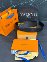 Carregar imagem no visualizador da galeria, Cinto LV All Black Style
