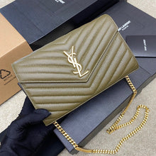 Carregar imagem no visualizador da galeria, Saint Laurent Should Bag green
