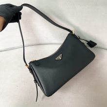Carregar imagem no visualizador da galeria, Prada Aimee bag
