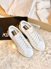 Cargar imagen en el visor de la galería, Golden Goose Ball Star Triple White
