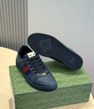 Carregar imagem no visualizador da galeria, Gucci Screnner GG Black
