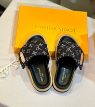 Carregar imagem no visualizador da galeria, Chinelo Flatform Pool Pillow Black
