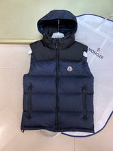 Carregar imagem no visualizador da galeria, Moncler Ophrys Down Vest
