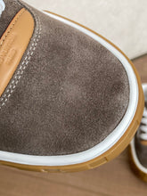 Carregar imagem no visualizador da galeria, Tênis New 3 Louis Vuitton Marrom
