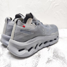 Carregar imagem no visualizador da galeria, LOEWE x On Cloudtilt Grey
