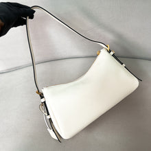 Carregar imagem no visualizador da galeria, Prada Aimee bag white
