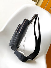 Cargar imagen en el visor de la galería, Bolsa Avenue Sling Bag Monograma Eclipse Black
