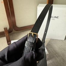 Carregar imagem no visualizador da galeria, Celine Heloïse Cuir Triomphe Black
