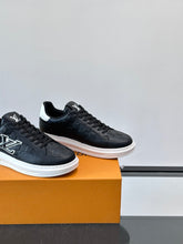Carregar imagem no visualizador da galeria, Tênis New 2 Louis Vuitton Preto

