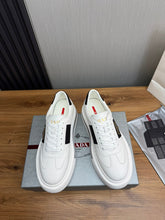 Carregar imagem no visualizador da galeria, Prada Downtown
