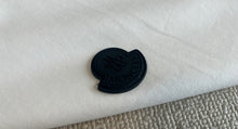 Carregar imagem no visualizador da galeria, T-Shorts Moncler Single White

