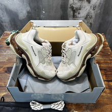 Carregar imagem no visualizador da galeria, Balenciaga Triple S Off white Sola transparente
