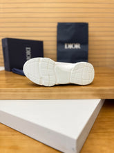 Carregar imagem no visualizador da galeria, Tênis Christian Dior B22
