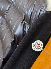 Carregar imagem no visualizador da galeria, Jaqueta Moncler All Black
