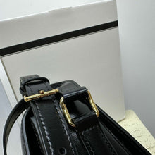 Carregar imagem no visualizador da galeria, BOLSA CLASSIQUE TRIOMPHE CELINE
