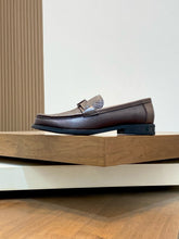 Carregar imagem no visualizador da galeria, Sapato 4 Louis Vuitton Marrom
