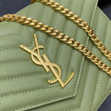 Carregar imagem no visualizador da galeria, Saint Laurent Should Bag Green Clean
