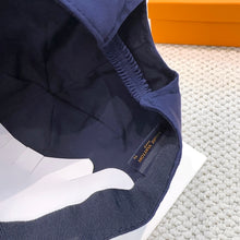 Carregar imagem no visualizador da galeria, Boné LV Azul
