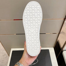 Carregar imagem no visualizador da galeria, Prada Leather White
