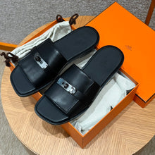 Carregar imagem no visualizador da galeria, Sandália "Gabriel" Hermès Preta
