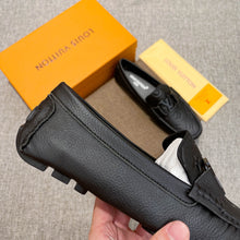 Carregar imagem no visualizador da galeria, Sapato 2 Louis Vuitton
