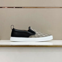 Carregar imagem no visualizador da galeria, GUCCI GG Supreme Slip On
