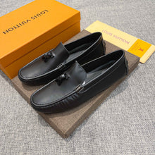 Carregar imagem no visualizador da galeria, Mocassin Louis Vuitton
