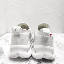 Carregar imagem no visualizador da galeria, LOEWE x On Cloudtilt White
